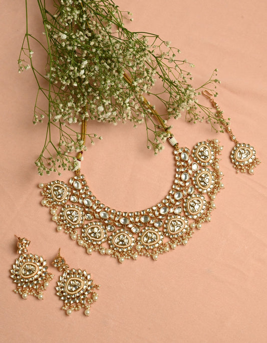 Kundan Pearl Set